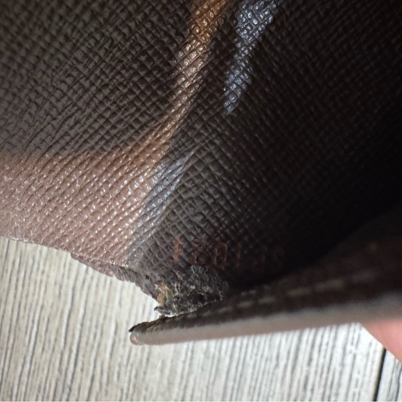 Authentic vintage Louis Vuitton Damier Ebene women’s wallet. - Picture 10 of 15